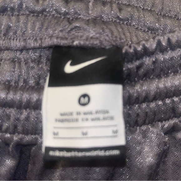 Nike Charcoal Performance Shorts/1102 - Picture 2 of 3